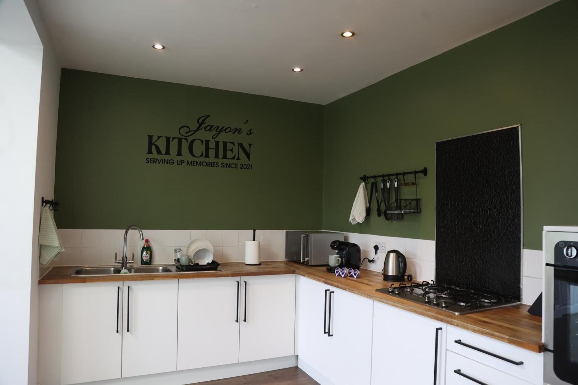Contractors, Professionals & Relocators Dream Holiday home *